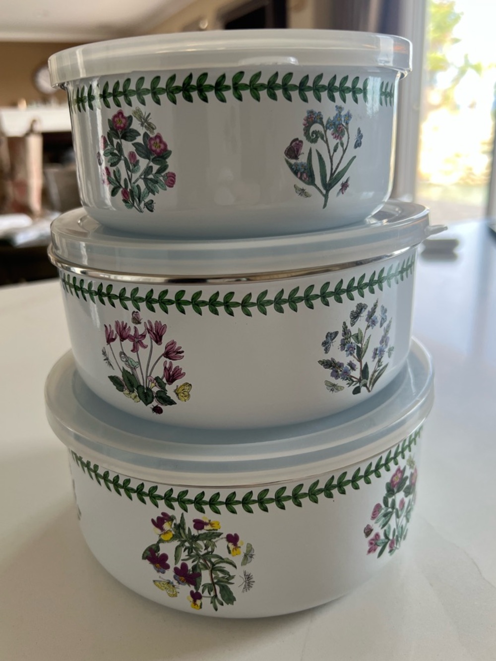 Portmeirion Botanical Stackable stainless steel Storage Bowls in White.
